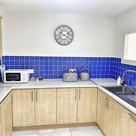2 Bed City Centre Apt, Free Parking - Albert Clock, Customs House Belfast Exterior foto